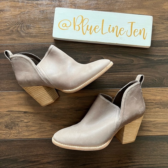 Jeffrey Campbell Shoes - Jeffrey Campbell Taupe Rosalee Booties NWOT